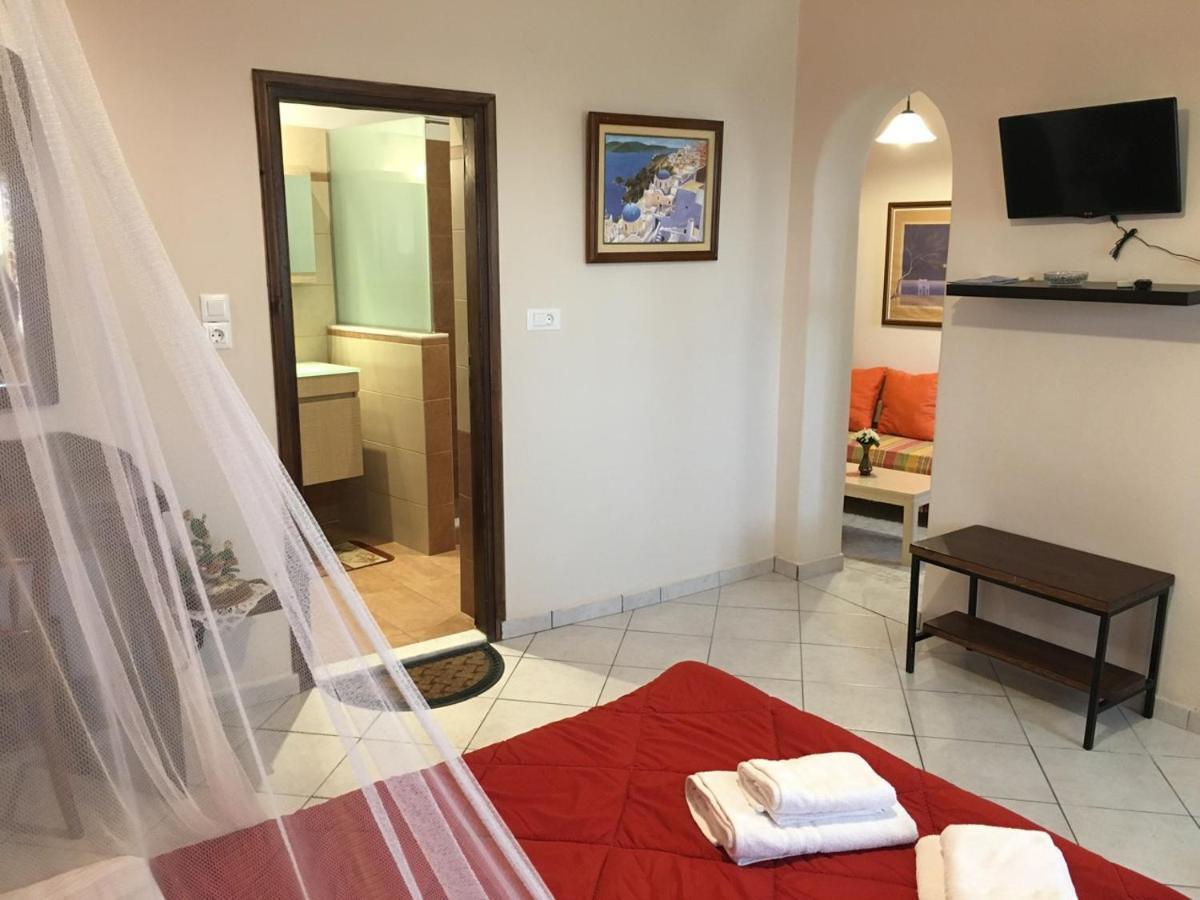 Hotel Pansion Zaharoula Fira  Exterior foto